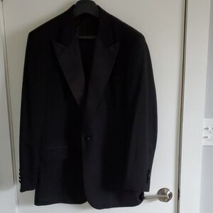 Brooks Brothers Elegant Black Tuxedo